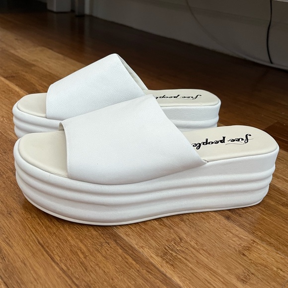 Free People Harbor Flatform Sandals - Picture 3 of 4